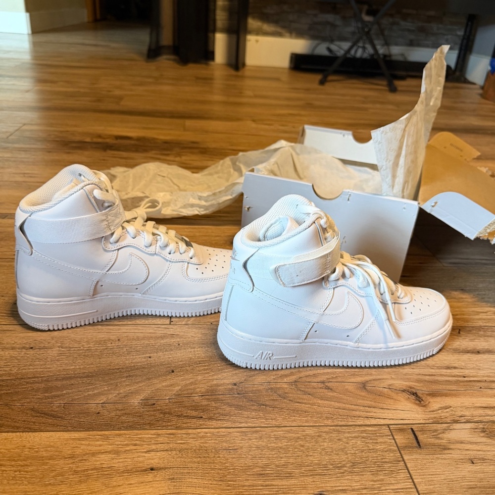 Nike Air Force 1 - Picture 8 of 14